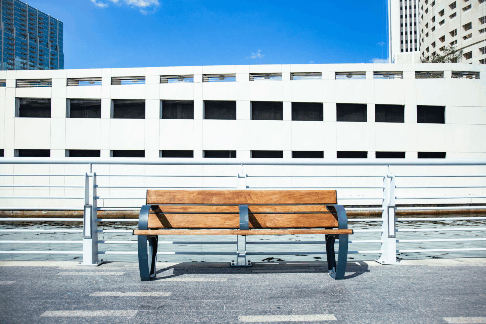 Scopri di più sull'articolo Architettura ostile: quando lo spazio urbano diventa inacessibile